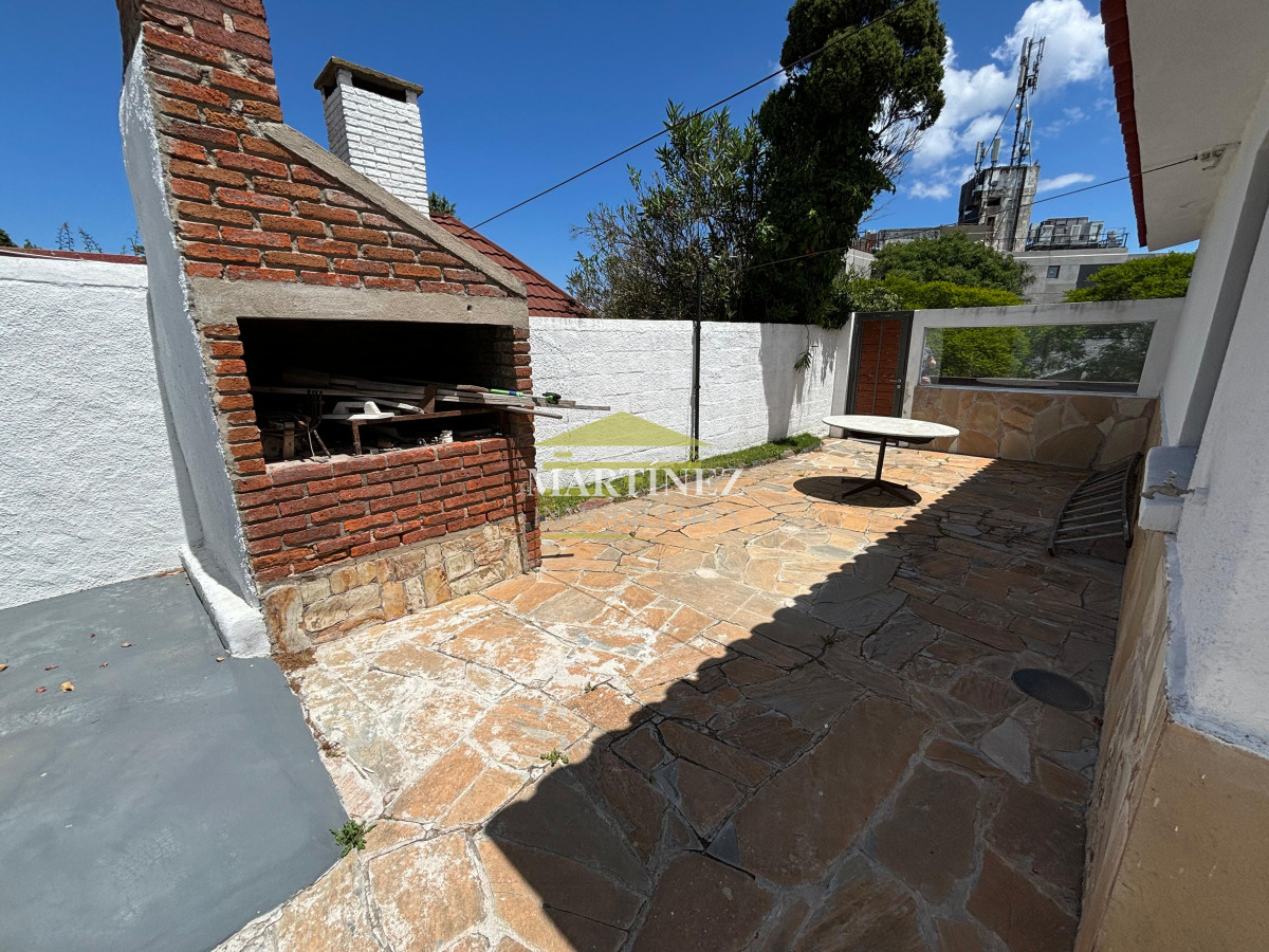 Casa ID.2 - Casa de 2 dormitorios y medio en venta en Las Delicias con vista al Mar 