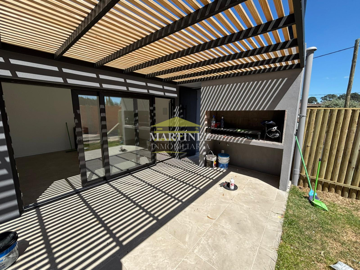 Casa ID.4 - Casa 2 dormitorios en Venta en Parque Burnett