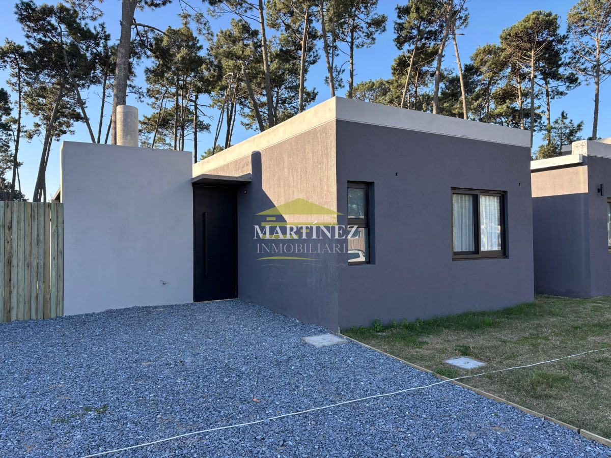 Casa ID.4 - Casa 2 dormitorios en Venta en Parque Burnett