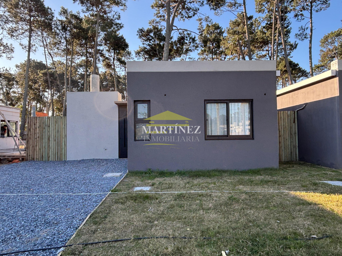 Casa ID.4 - Casa 2 dormitorios en Venta en Parque Burnett