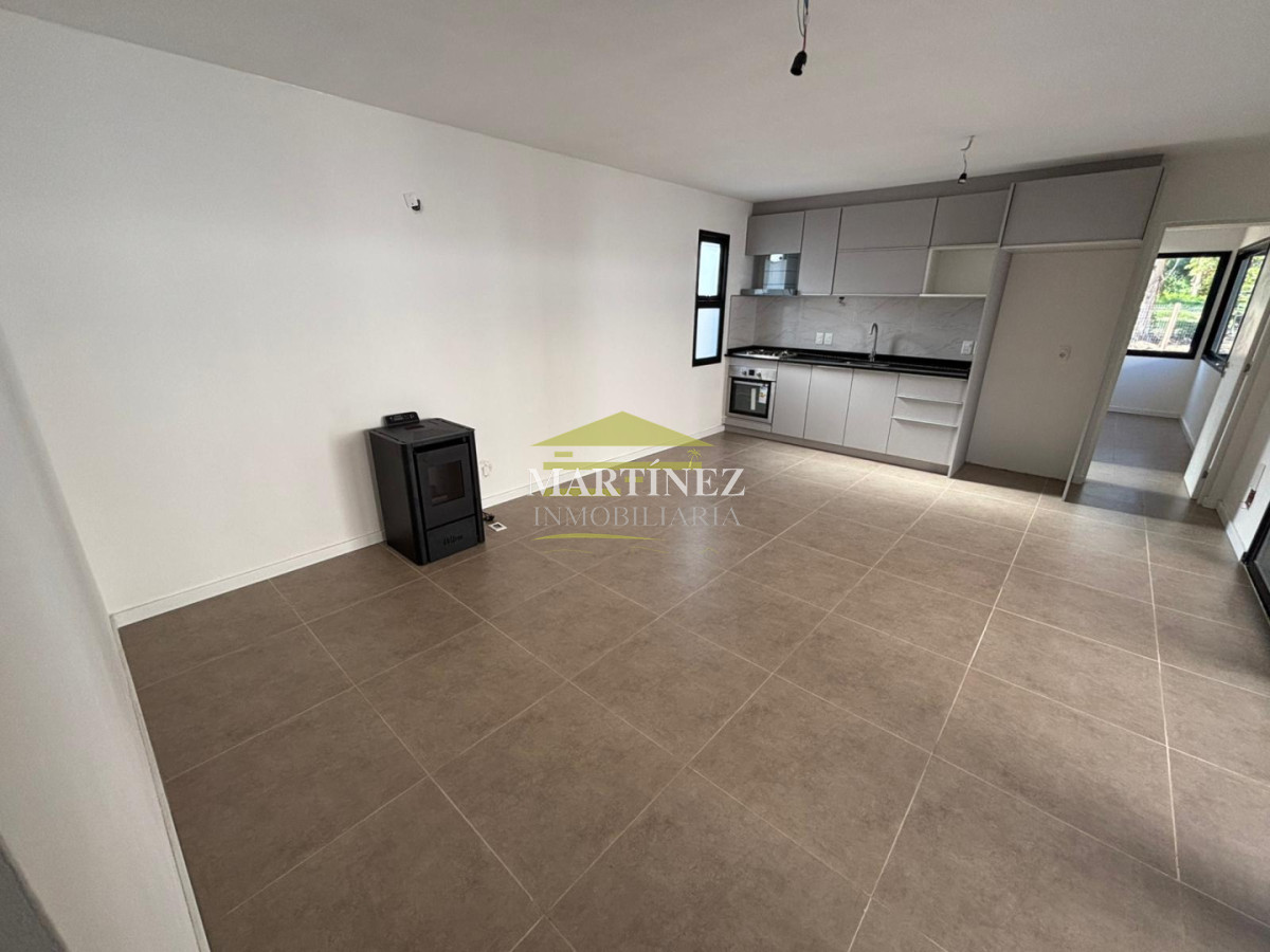 Casa ID.4 - Casa 2 dormitorios en Venta en Parque Burnett