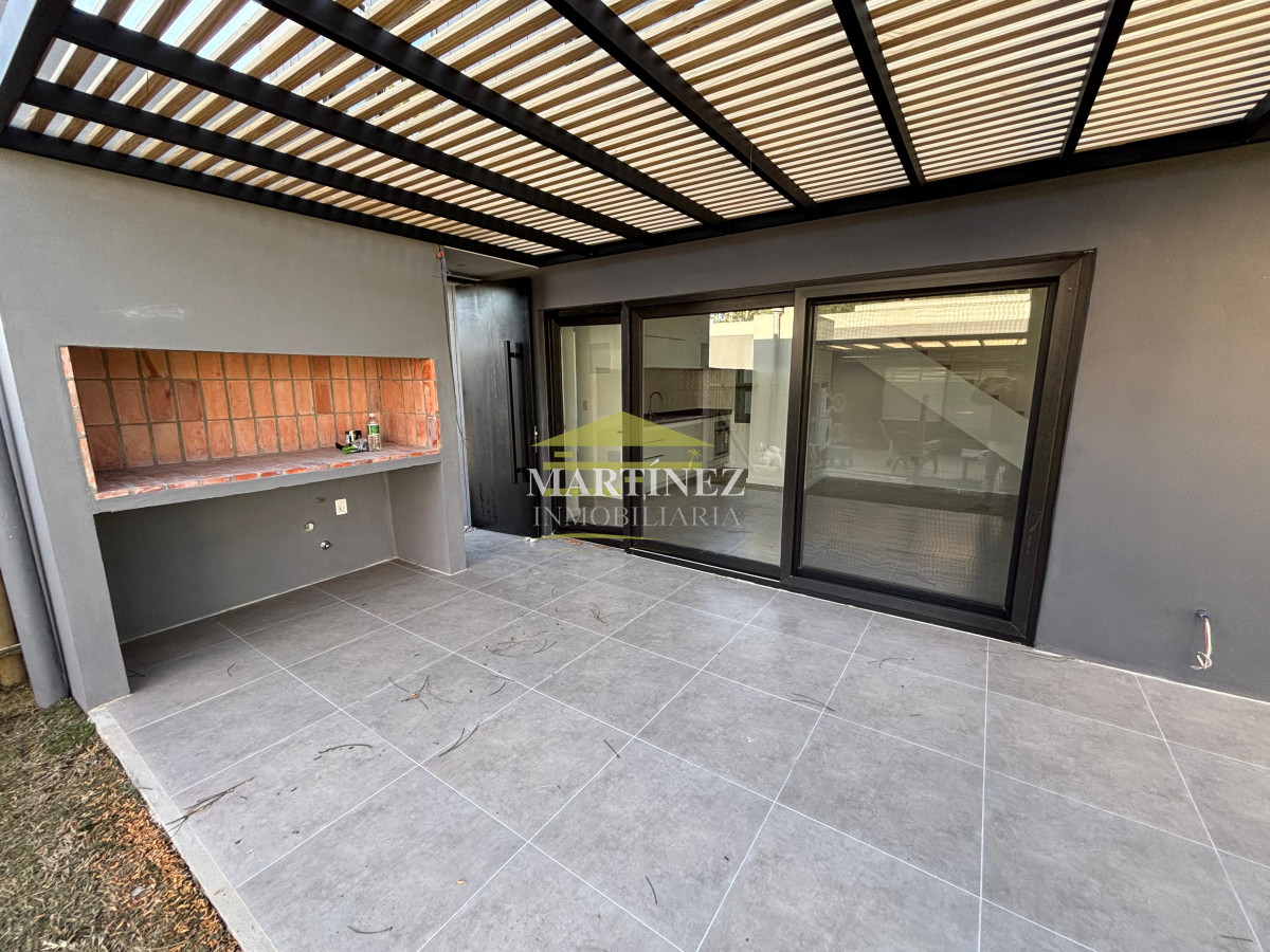 Casa ID.85 - Casa 3 Dormitorios en Venta en Parque Burnett