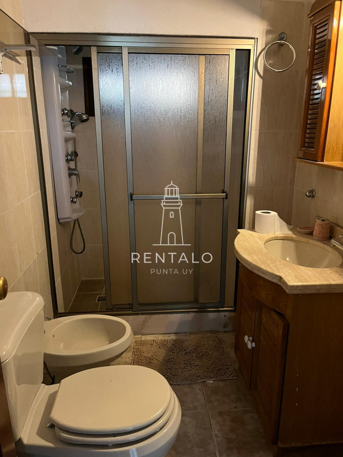 Casa ID.864 - En venta casa en Punta del este 4 dormitorios pinares