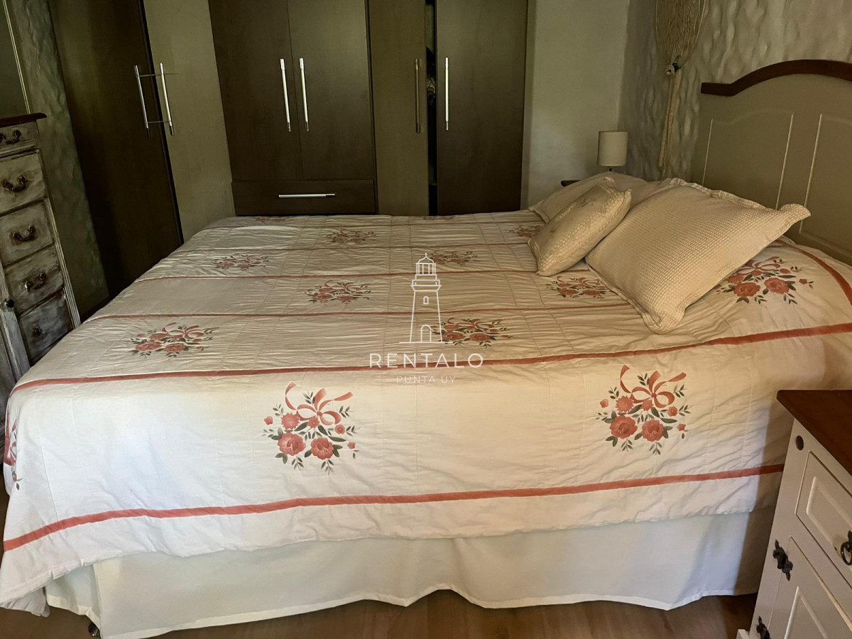 Casa ID.864 - En venta casa en Punta del este 4 dormitorios pinares