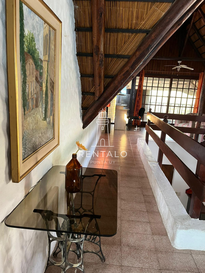 Casa ID.864 - En venta casa en Punta del este 4 dormitorios pinares