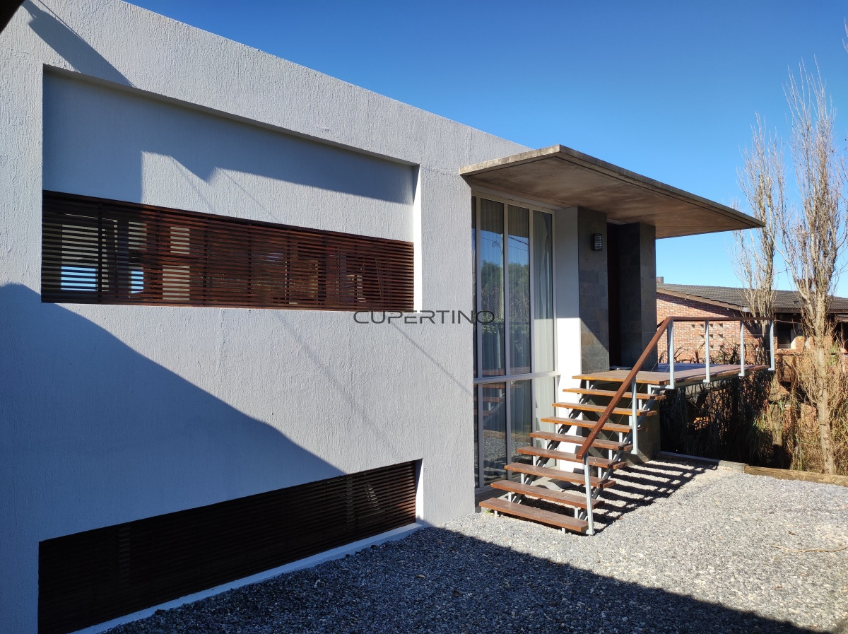 Casa en Alquiler temporal con 3 SUITES en Punta Ballena con vista al Mar — foto 4