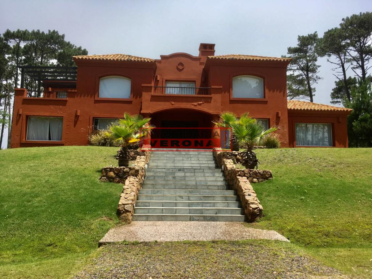casa de 5 dormitorios en laguna blanca en manantiales  - ivp8046c