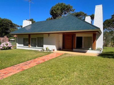 Casa de 4 dormitorios en la Mansa Punta del Este
