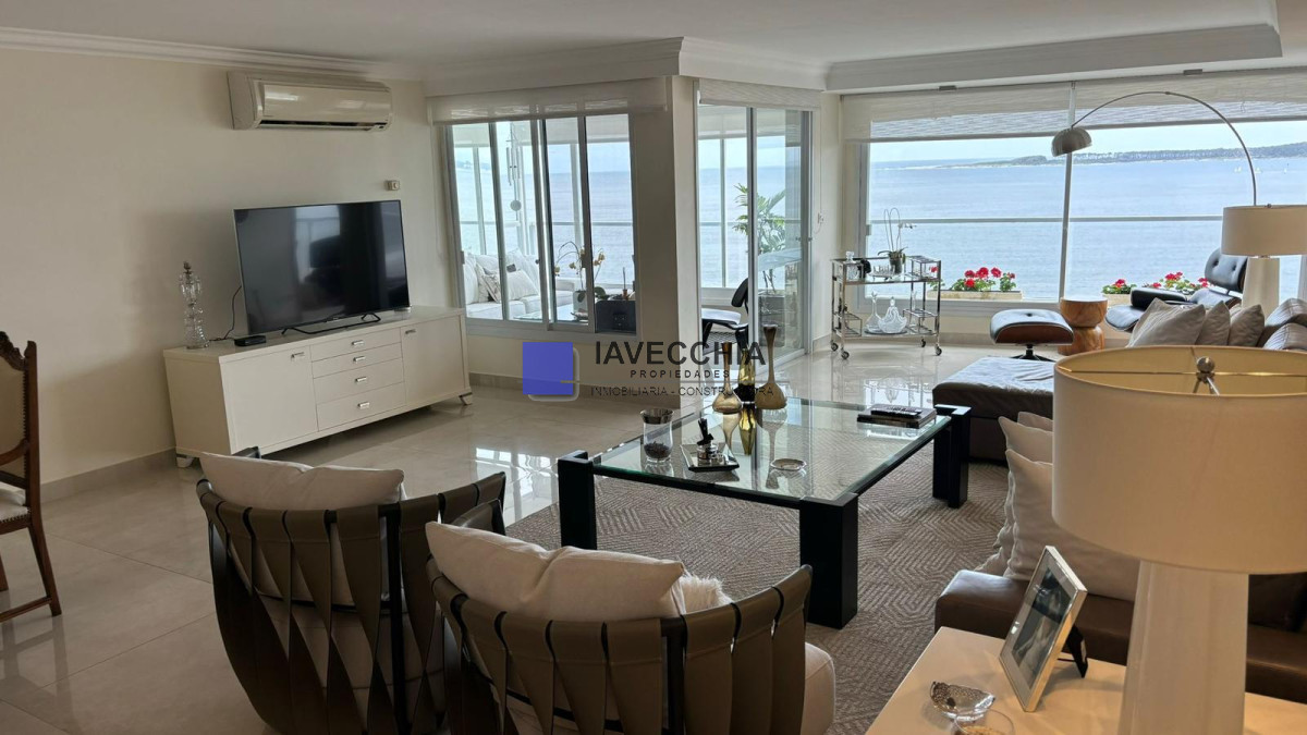 alquiler temporal apartamento de 3 dormitorios mas dependencia en Mansa Punta del Este - IAV50059A