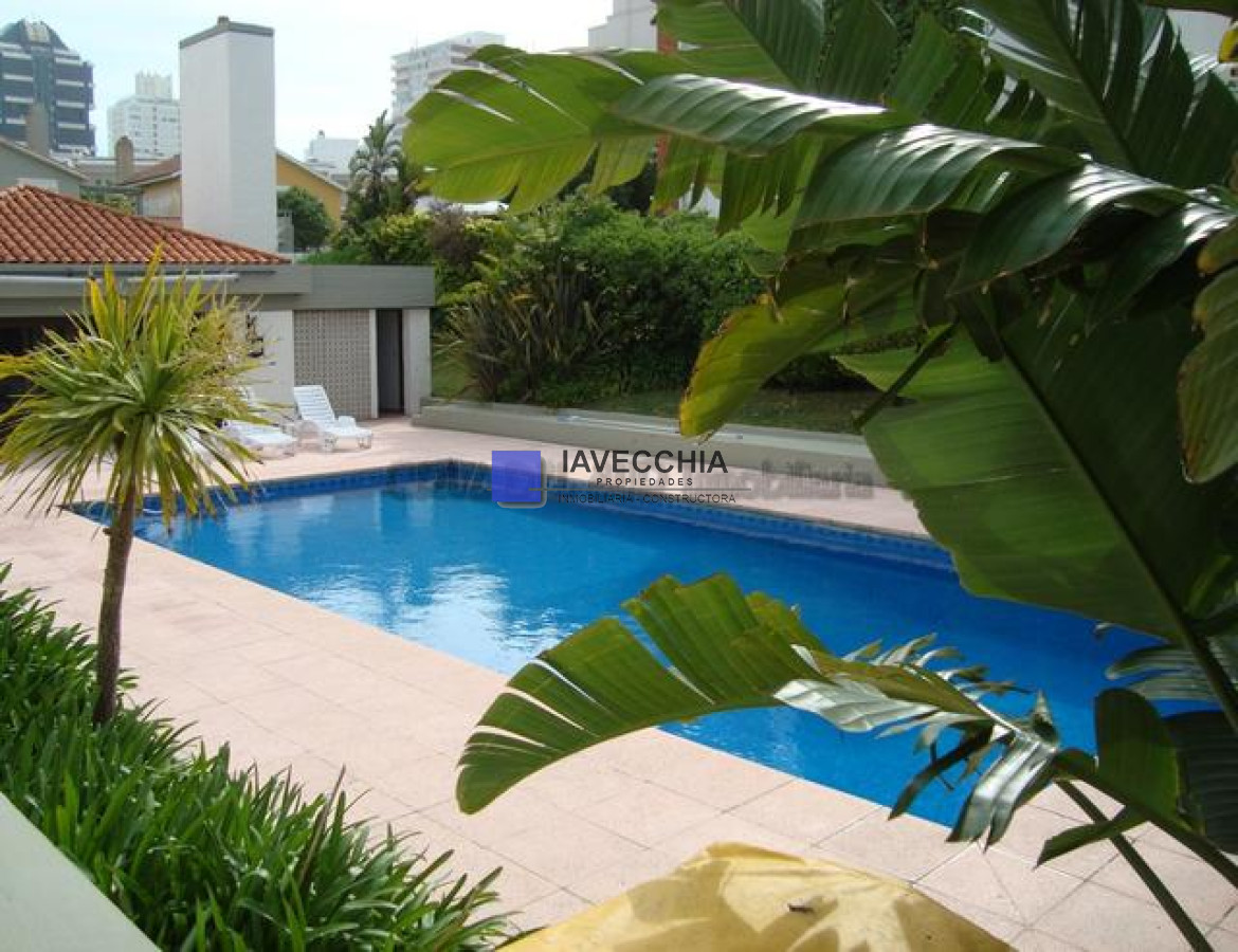 Apartamento en venta de 2 dormitorios en la rambla brava frente al mar - IAV48362A