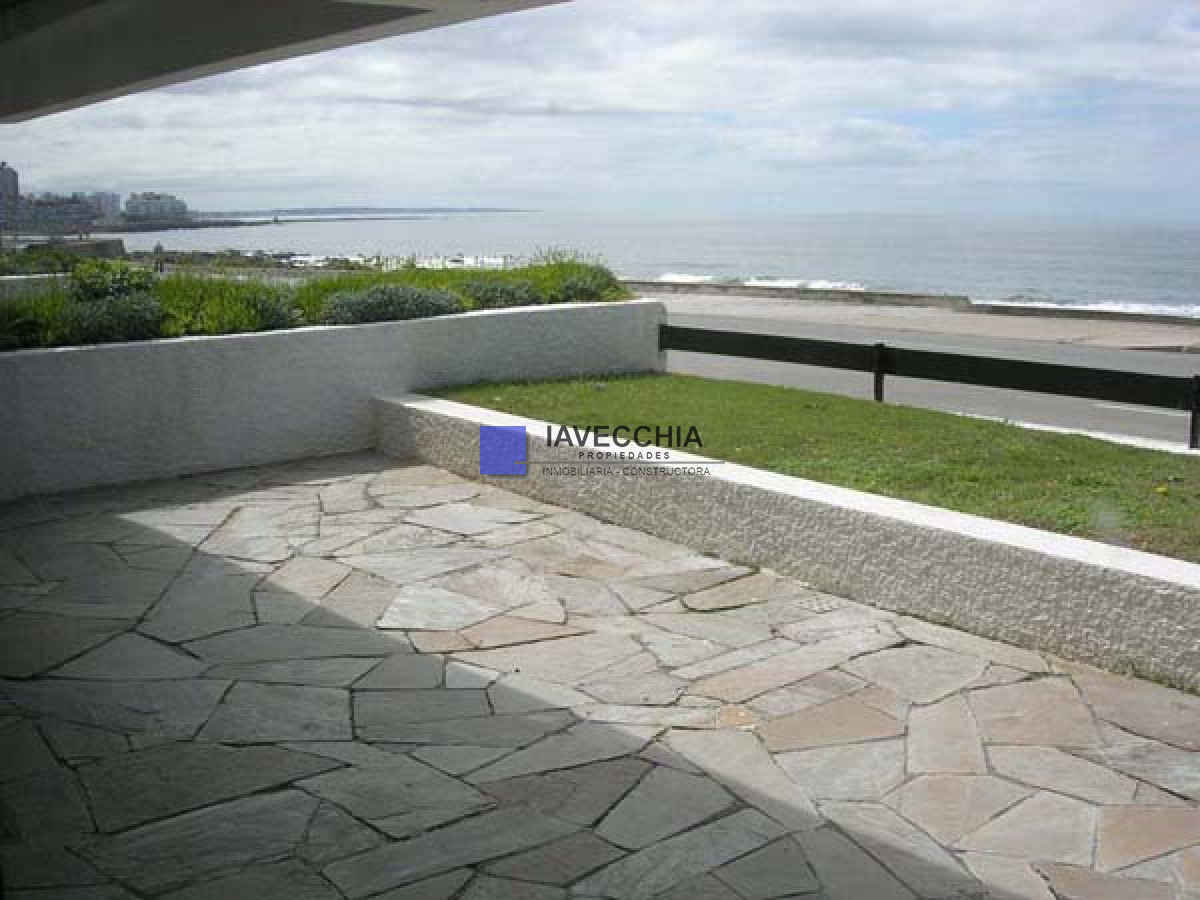Venta de apartamento de 4 dormitorios en península - IAV48653A