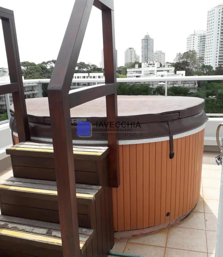 apartamento en venta en Aidy Grill a 2 cuadras del mar - IAV48760A