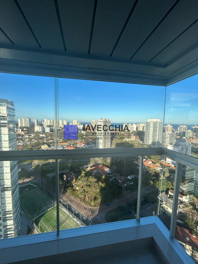 Venta de apartamento de 2 dormitorios en Punta del Este - IAV49585A