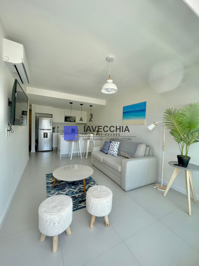Apartamento de 1 dormitorio para alquiler de verano a pasos del mar - IAV49410A