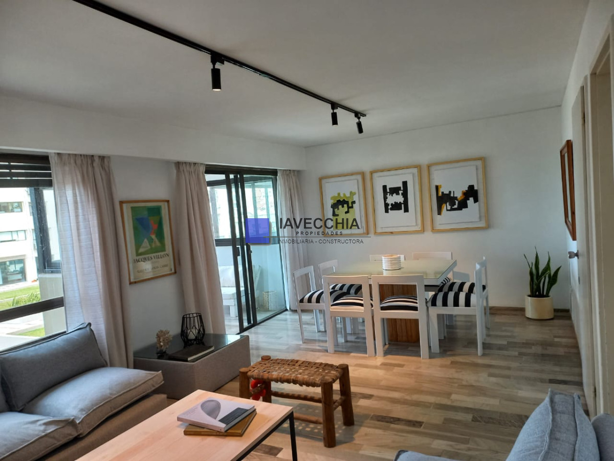 Alquiler de Apartamento de 3 dormitorios en la Brava Punta del Este - IAV49798A