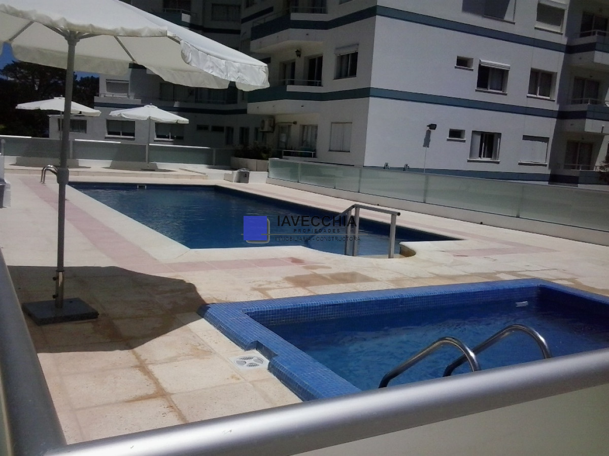 apartamento en alquiler de 1 dormitorio con piscina  - IAV48134A