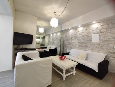 apartamento en venta de 1 dormitorio y medio en la peninsula