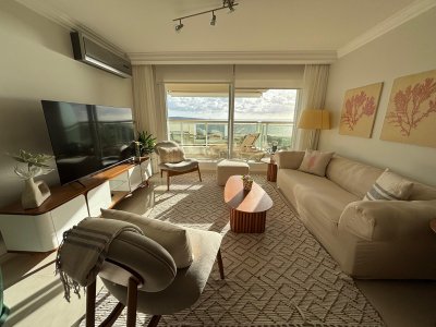 Lujoso apartamento de 2 dormitorios con vista al mar en la mansa 