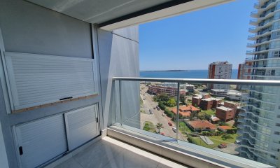 Venta Apartamento de 3 dormitorios en Punta del Este con vista al mar