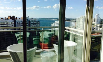 Venta de Apartamento de 3 dormitorios en playa Brava frente al Mar