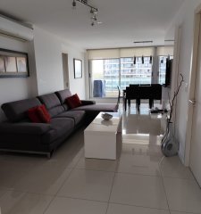 apartamento en venta de 3 dormitorios en la mansa punta del este