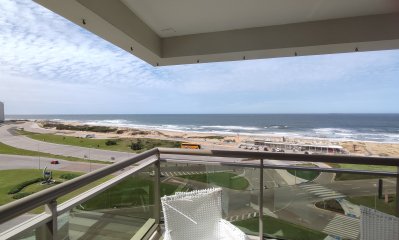 Venta de apartamento de 3 dormitorios en la Brava Punta del Este