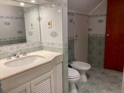 hermosa casa de 4 dormitorios a 50 metros del mar en la brava - iav49741c