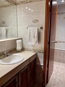 hermosa casa de 4 dormitorios a 50 metros del mar en la brava - iav49741c