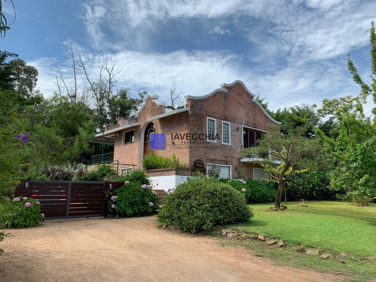 casa de 4 dormitorios y piscina climatizada - iav48804c