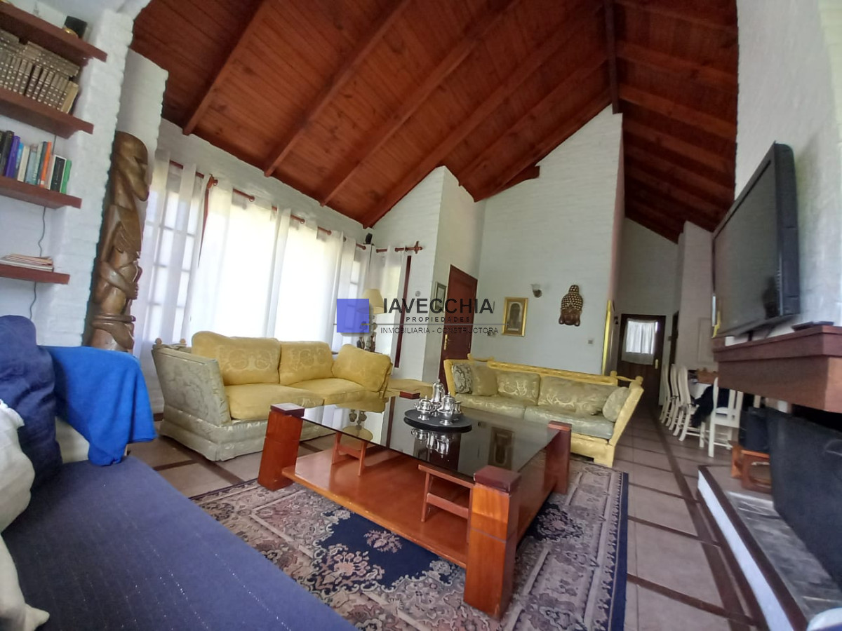 alquiler casa de 3 dormitorios en jardines de córdoba  - iav48875c