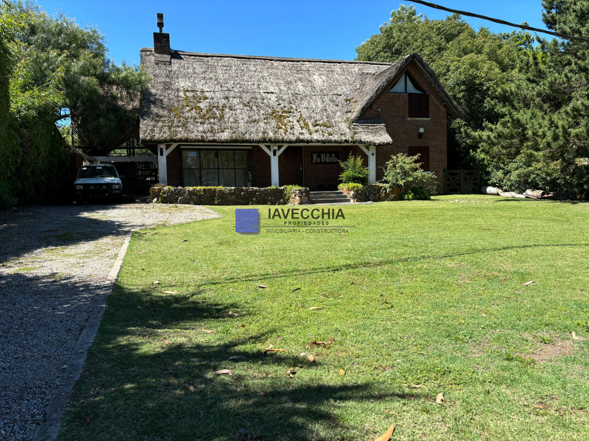 alquiler de casa de 3 dormitorios, muy cerca del mar - iav49229c