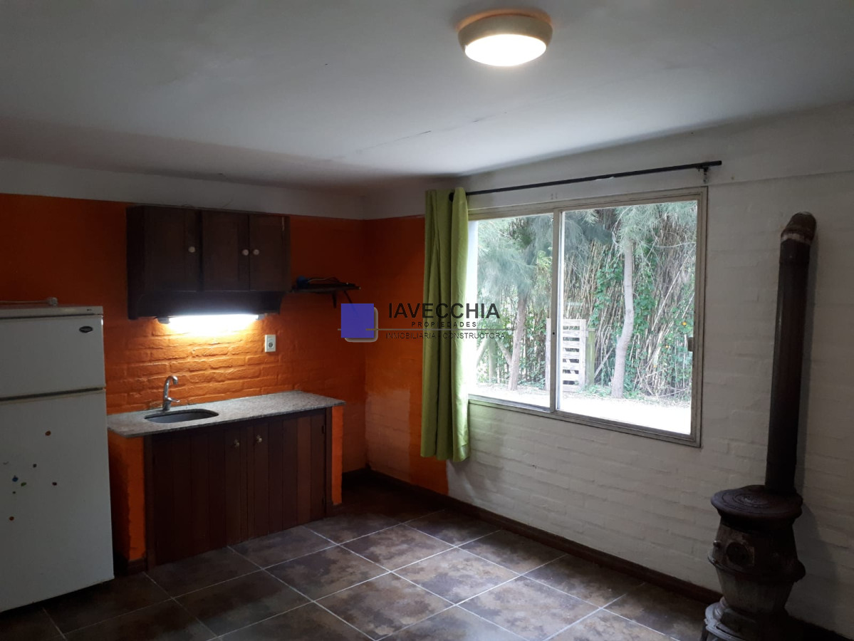 casa en alquiler anual de 1 dormitorio  - iav49357c