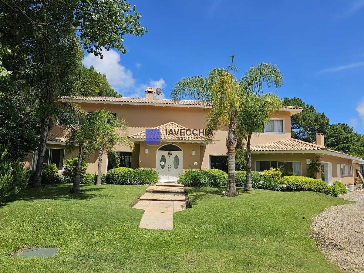 casa en la arbolada barrio privado  - iav48651c