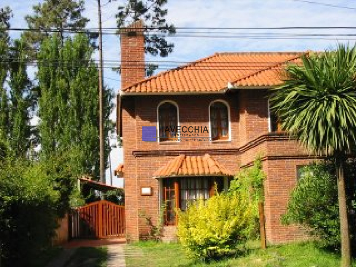 Alquiler de casa de 4 dormitorios en Punta del Este, altos del pinar - IAV48008C