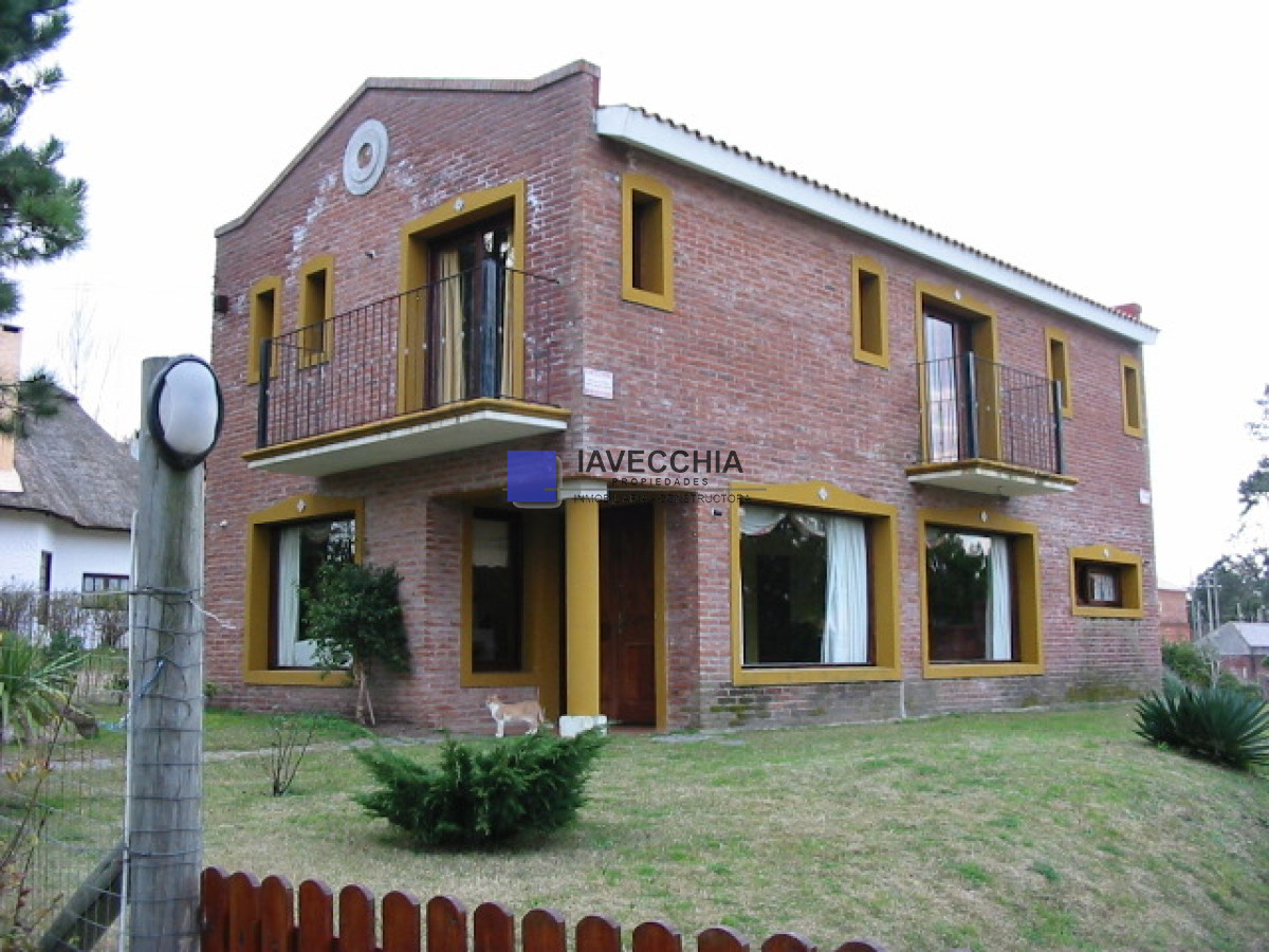 Venta de Casa de 3 dormitorios en Altos del Pinar - IAV48318C