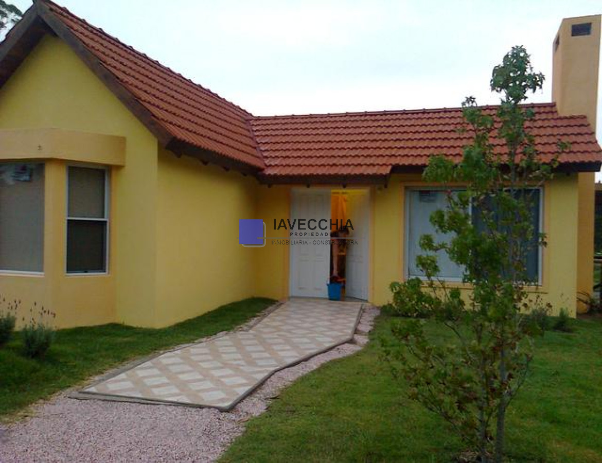Casa de 2 dormitorios en venta en Pinares  - IAV48402C