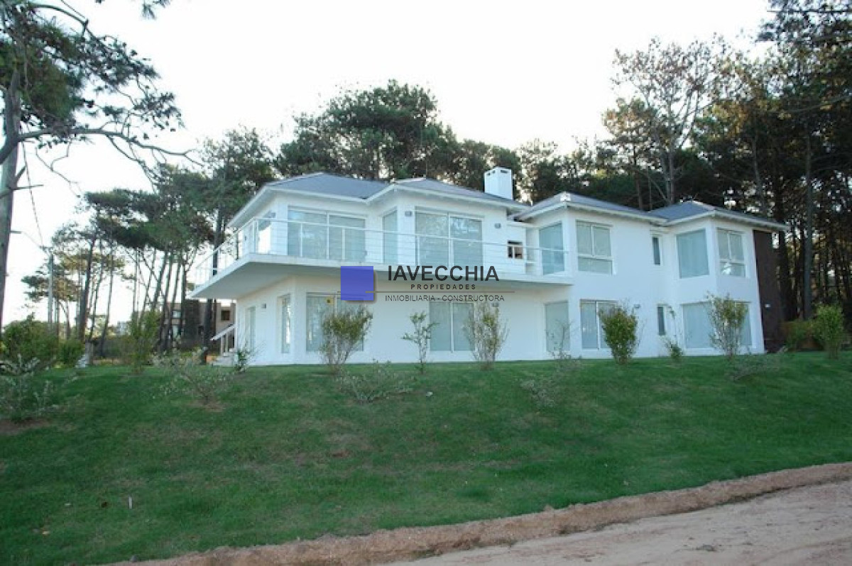 venta de hermosa casa 6 dormitorios y vista al mar - iav48531c