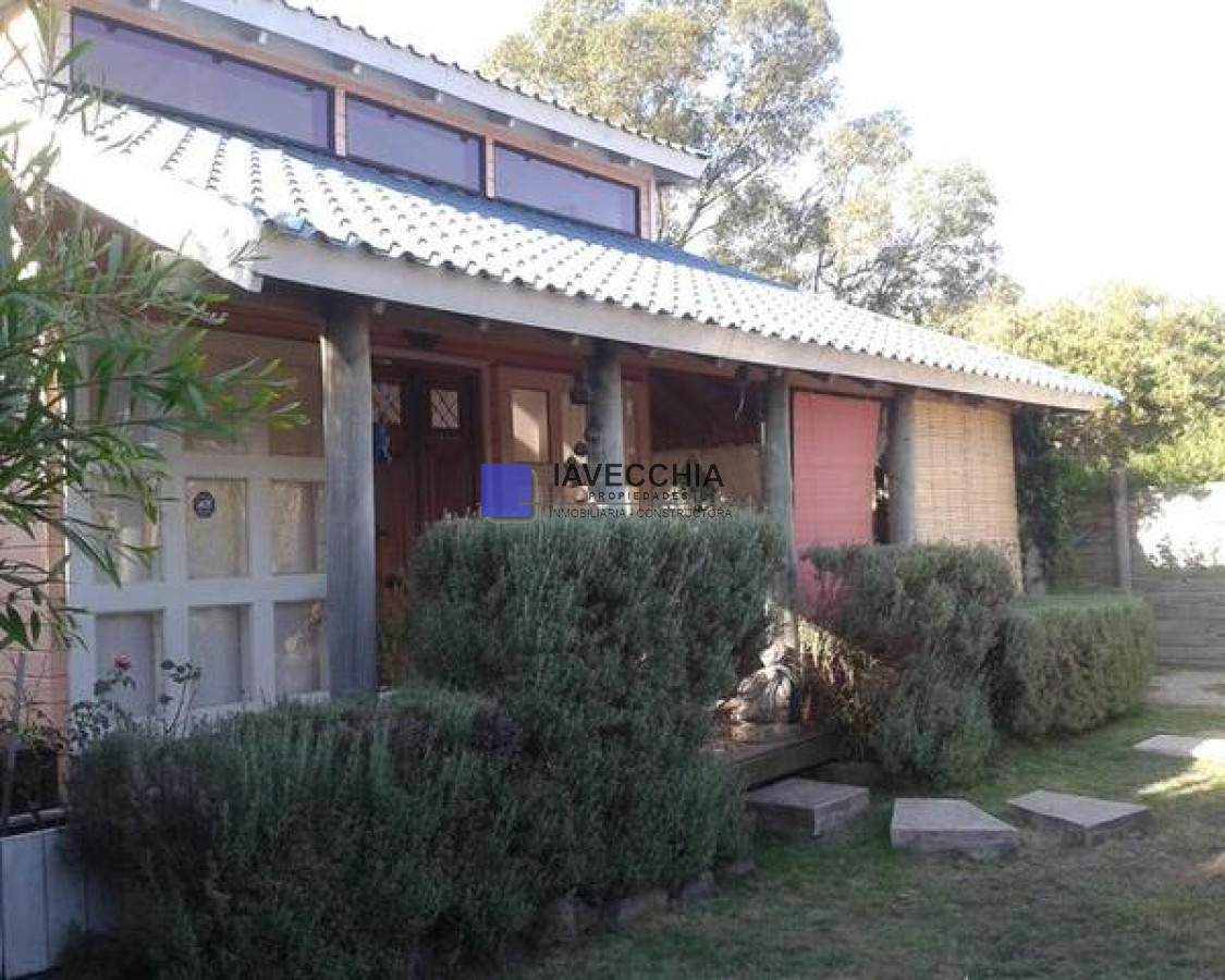 casa bien ubicada en la barra a la venta - iav48842c