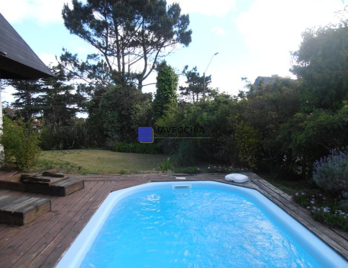 Linda casa con todas las comodidades  - IAV49151C