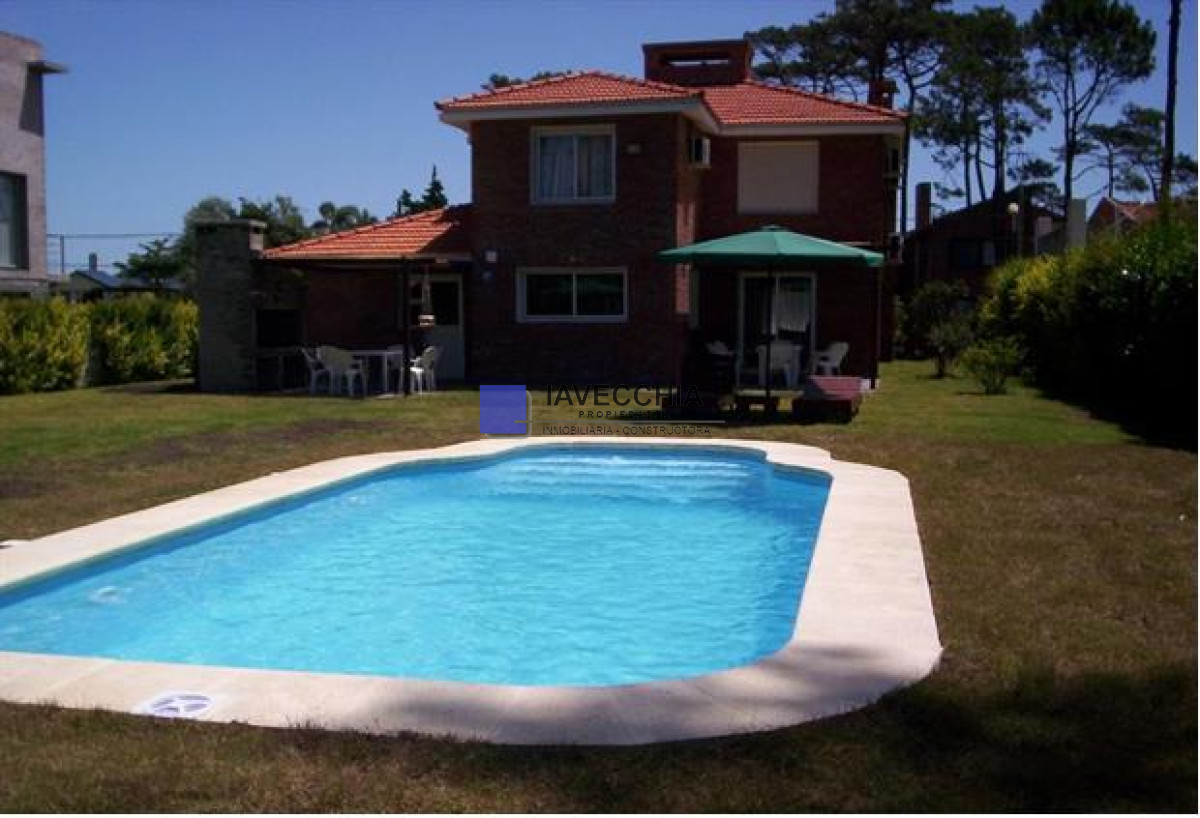 alquiler casa de 3 dormitorios cerca de la playa en punta del este - iav49175c
