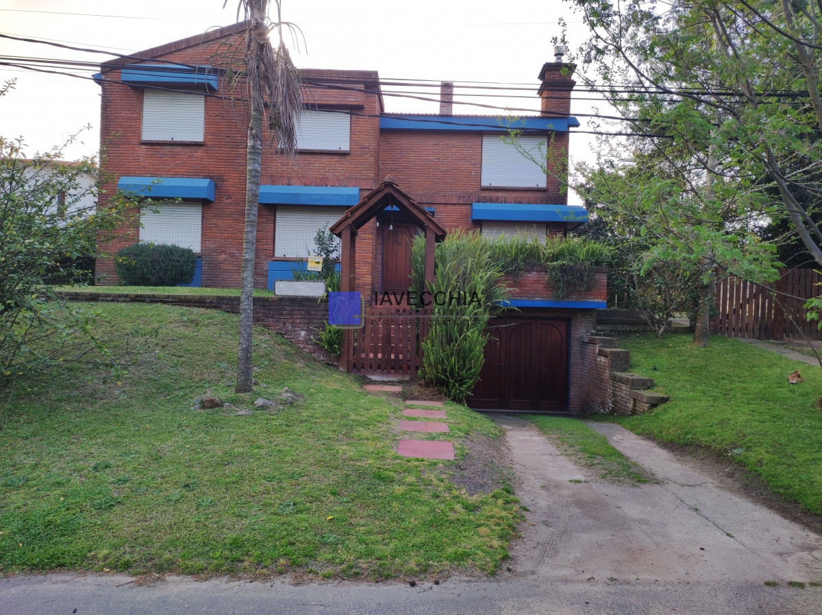 Venta de Casa de 5 dormitorios en Altos del Pinar Punta del Este - IAV49648C