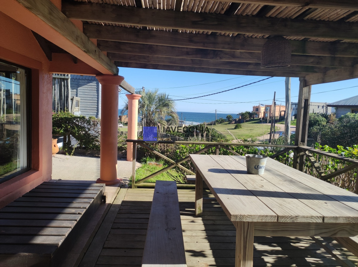 Venta de Casa de 3 Dormitorios en Manantiales con vista al Mar - IAV48285C