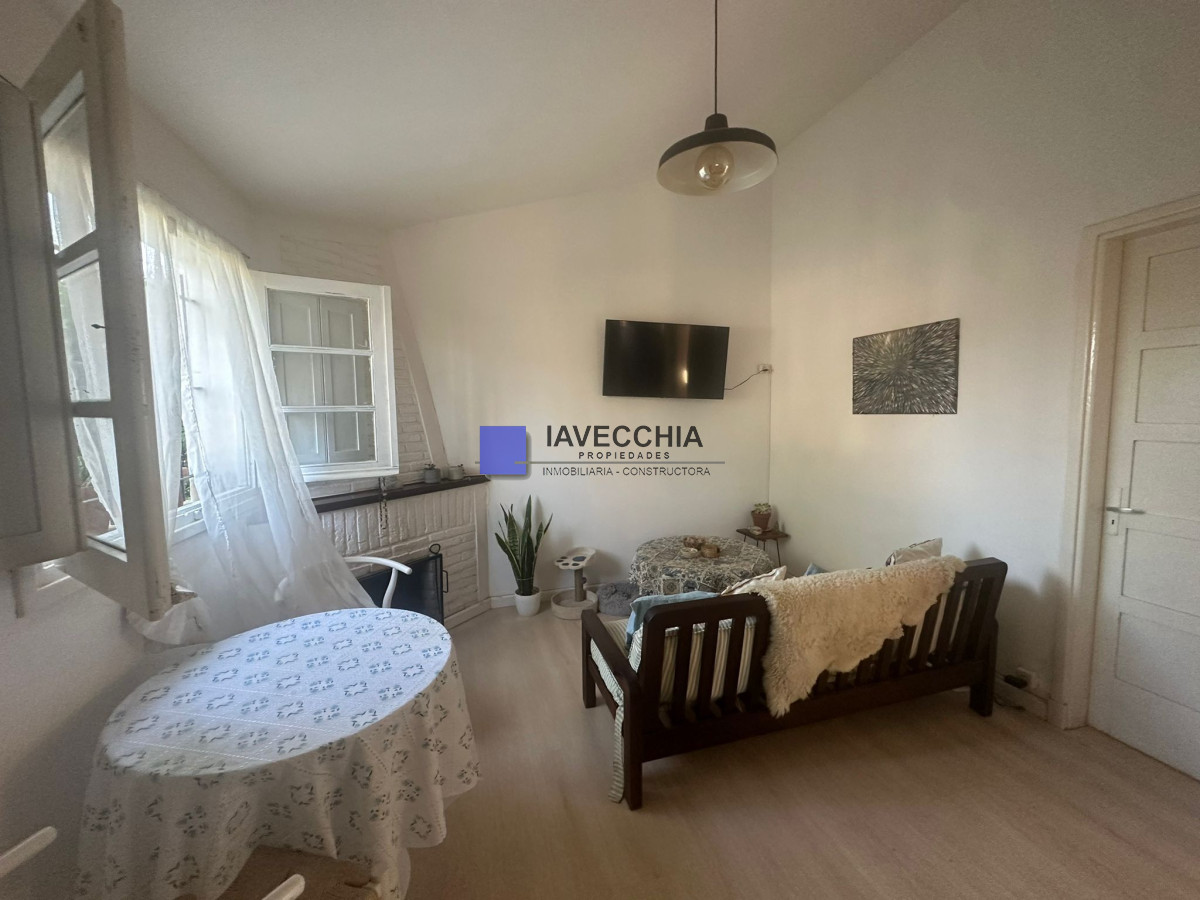 Casa de 3 dormitorios y 2 baños en las delicias para alquiler de verano - IAV50236C