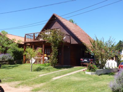 Excelente casa 2 dormitorios en Pinares