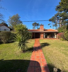 venta casa de 4 dormitorios piscina climatizada en Pinares Punta del Este