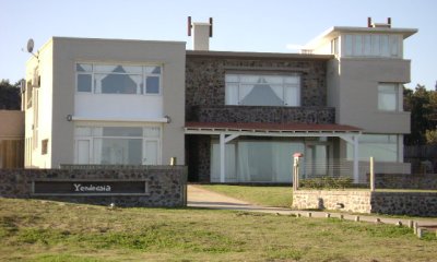 Venta de casa de 4 dormitorios en Pinares Punta del Este