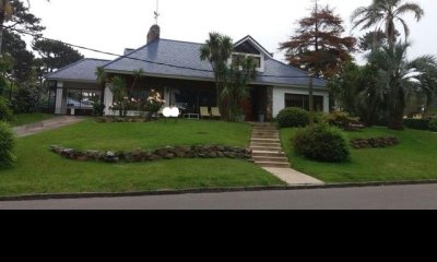 Venta de casa con 5 dormitorios, en la Mansa