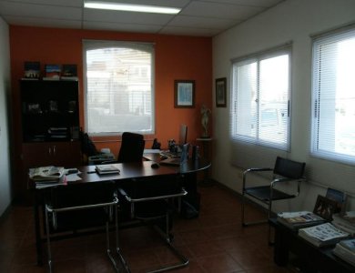 local en venta de 300 metros edificados y 900 de terreno frente al mar - iav48694l