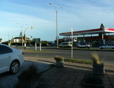 local en venta de 300 metros edificados y 900 de terreno frente al mar - iav48694l