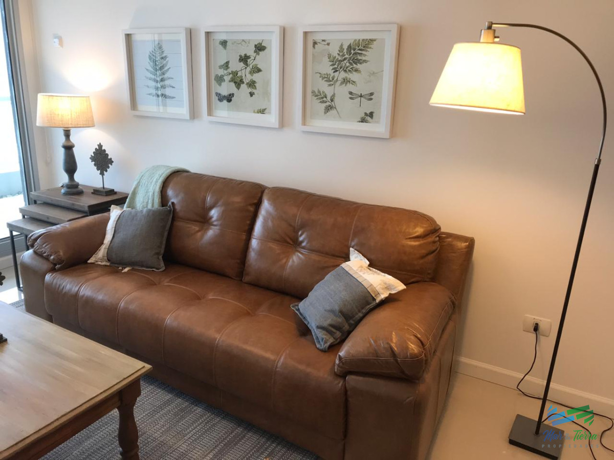 Apartamento ID.3420 - Para brillar en la Parada 10 de Playa Brava - Apartamento de 2 dormitorios en suite